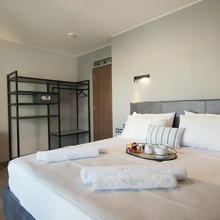 The Victoria 4*