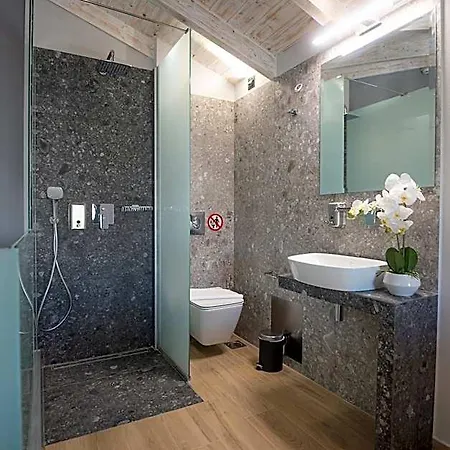 Aparthotel The Victoria 4*