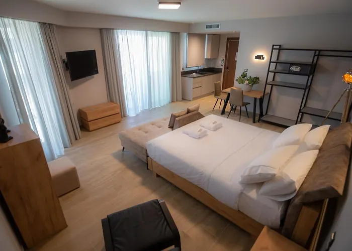 The Victoria 4* Lefkáda