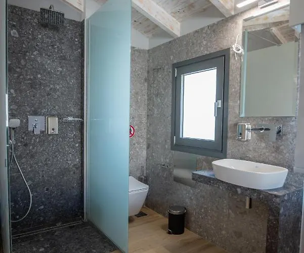 The Victoria Lefkáda